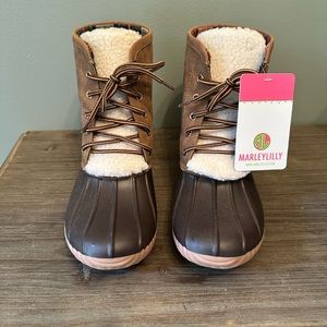 Marley Lilly duck boots with interchangeable fleece accessories size 8